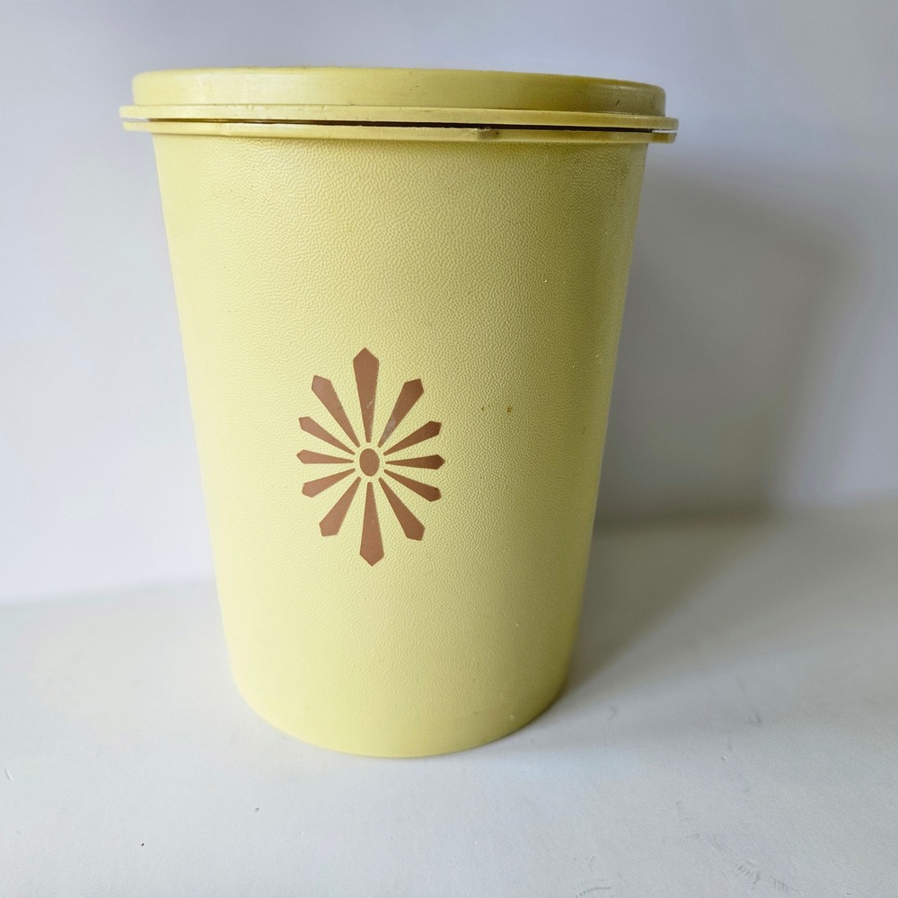 Vtg Tupperware Servalier Harvest Gold Sunburst Canister With Lid 6.5in